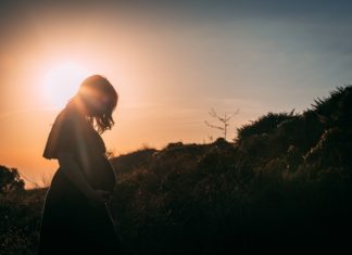 Is it Safe to Sunbathe While Pregnant